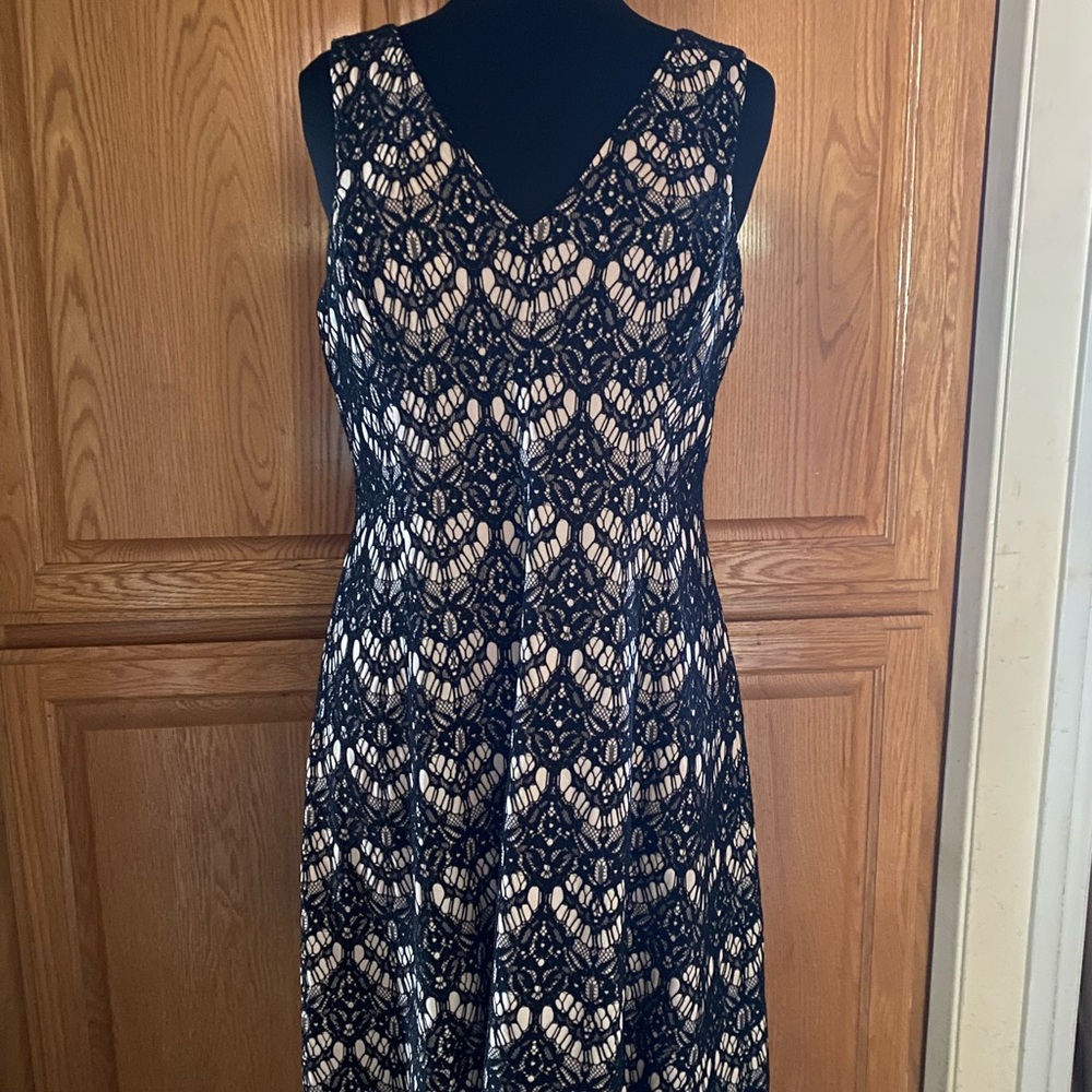 Kensie Tan and Black Sleeveless V-Neck Sundress